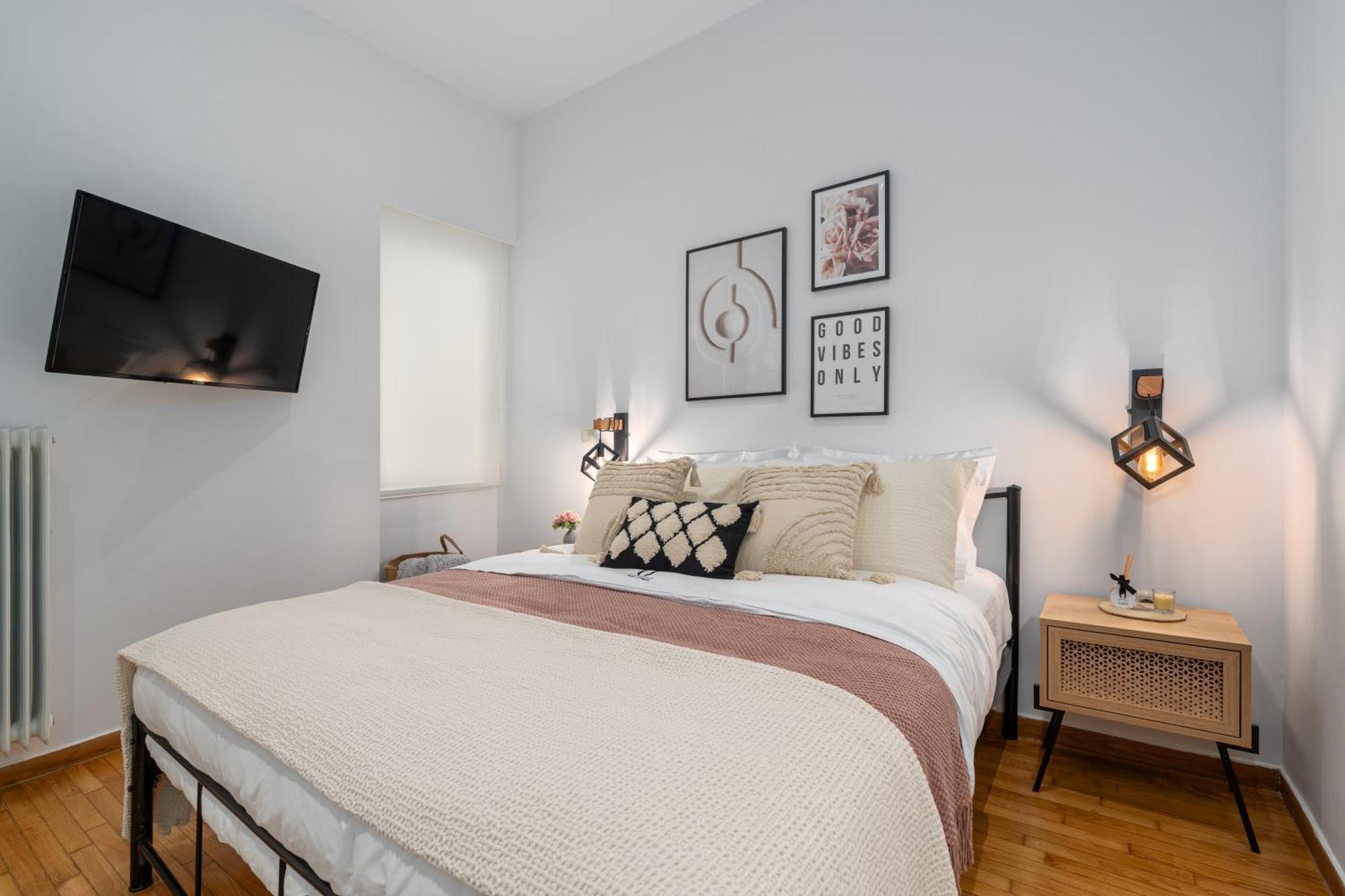 Unique Koukaki Three Bedroom Suite Atene Esterno foto